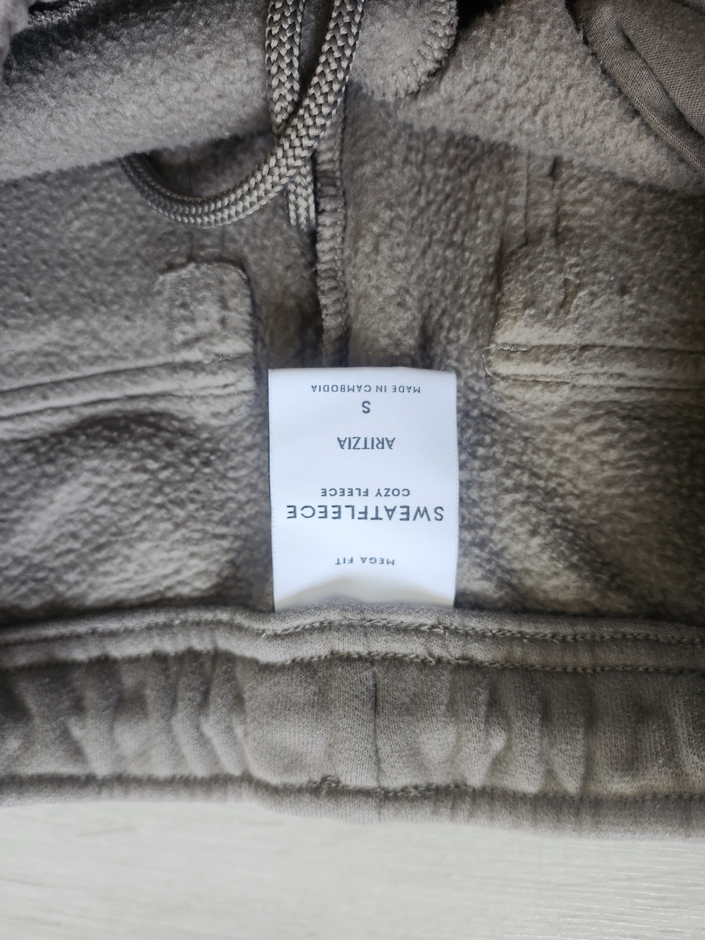 Aritzia Mega Fit Sweatfleece Cozy Fleece Sweatpants - Picture 7 of 7